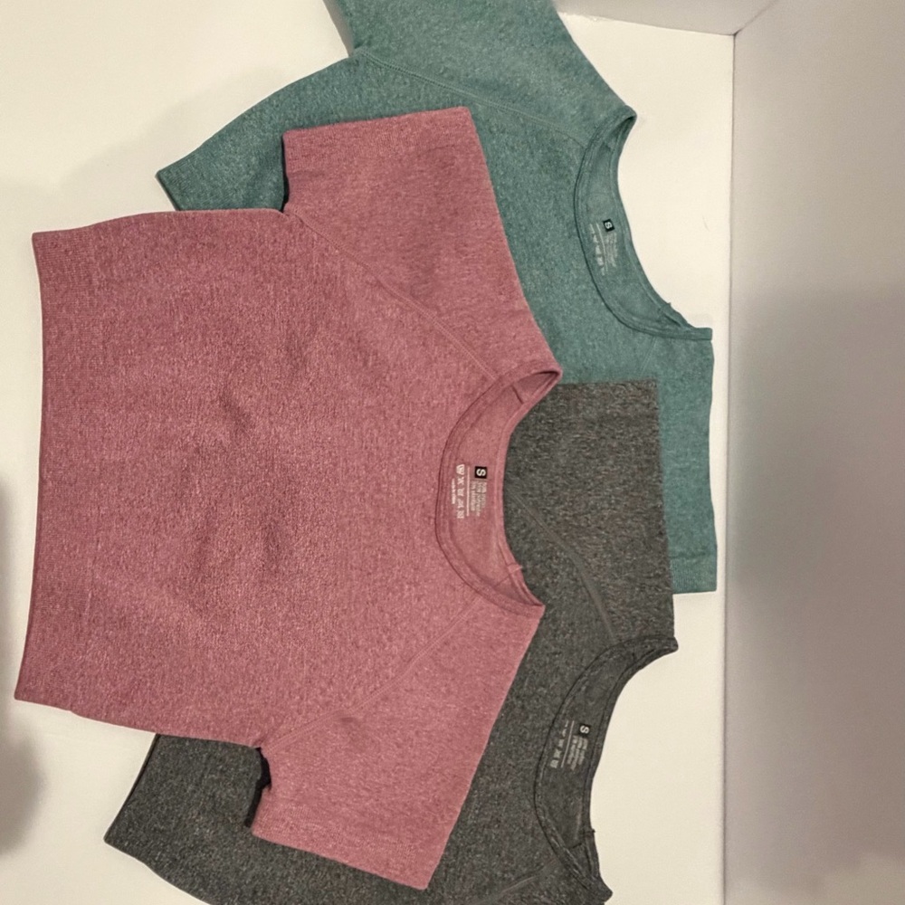 Women’s multi color crop workout tops